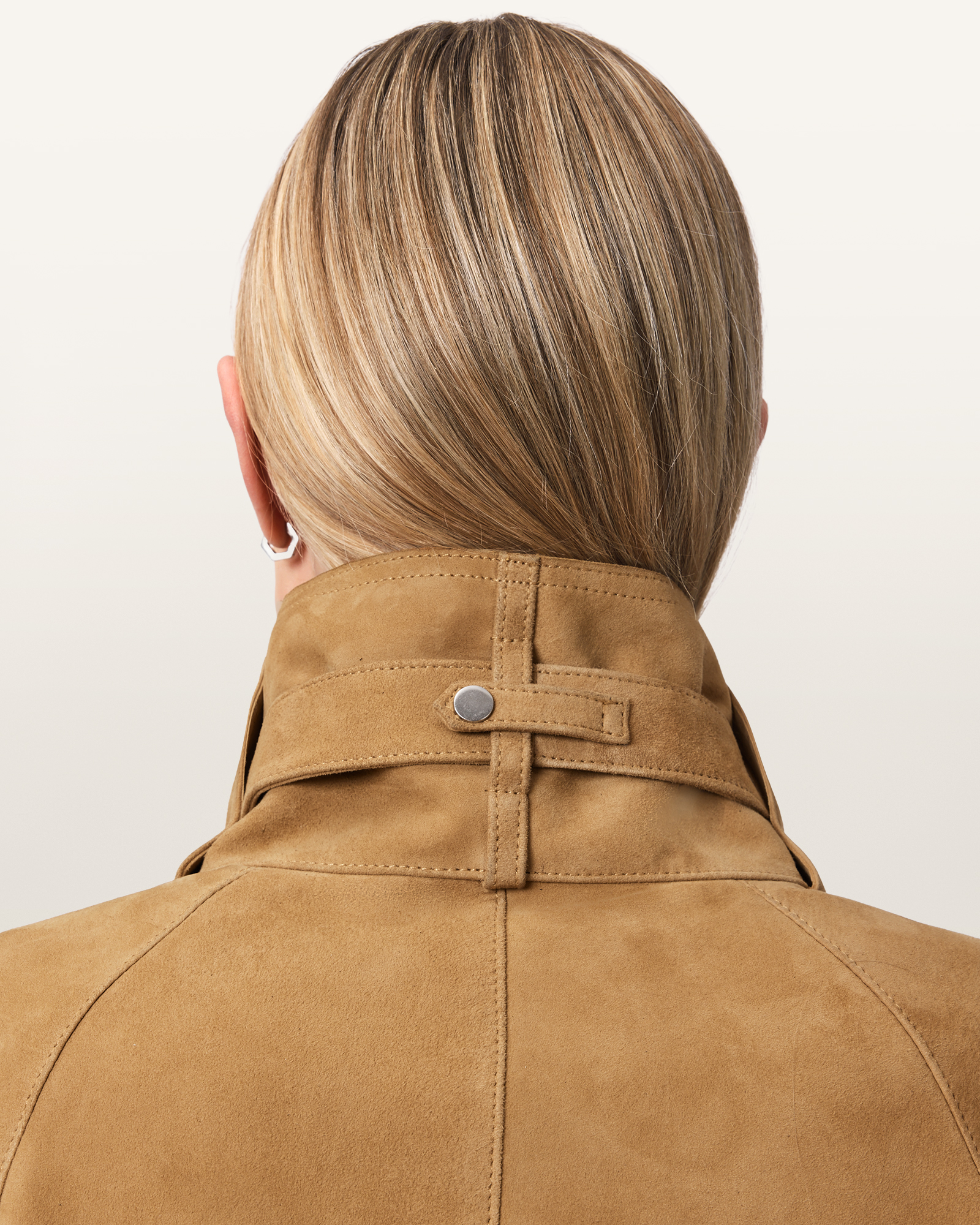 COLLAR FASTENING