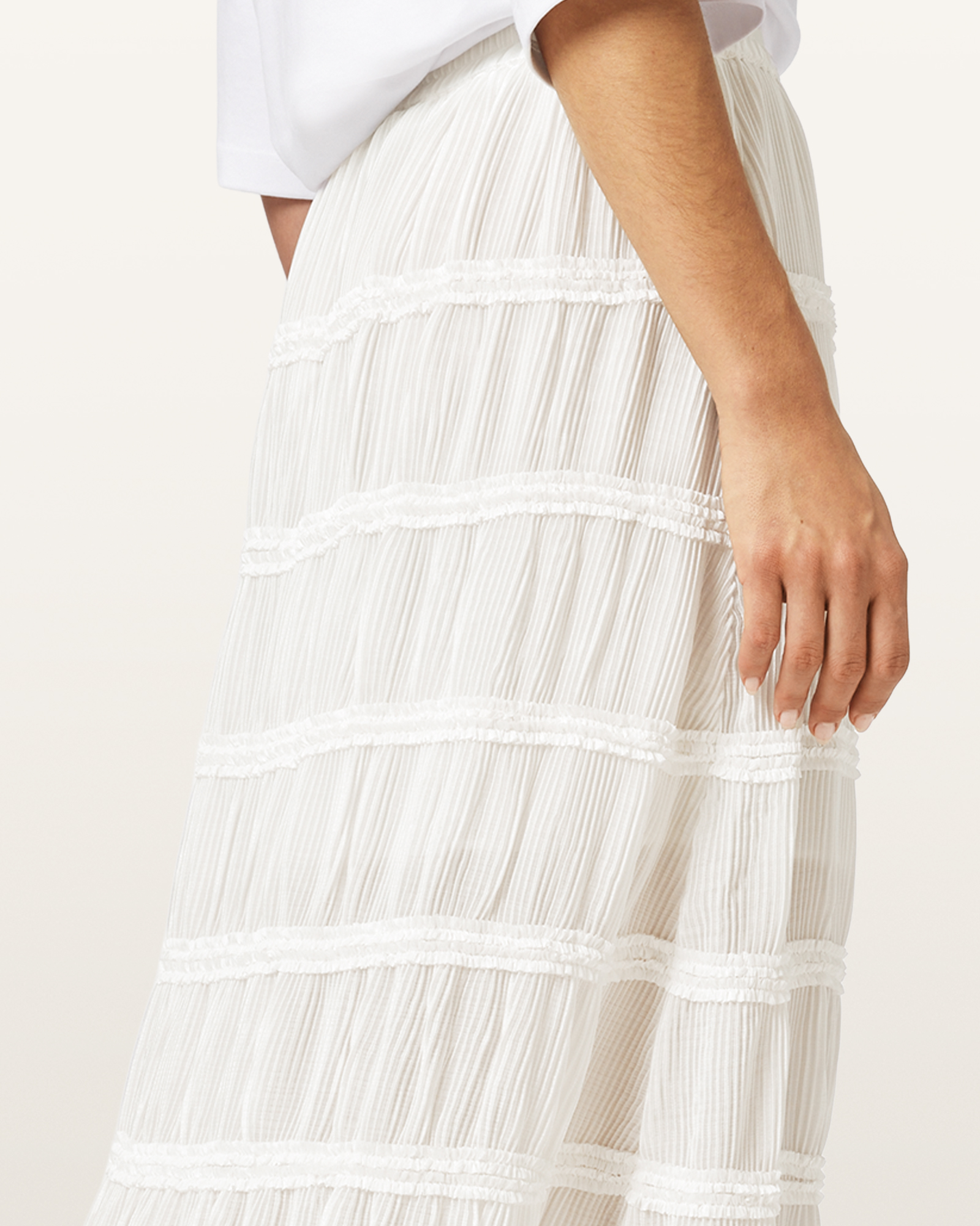 ELASTICATED WAISTBAND