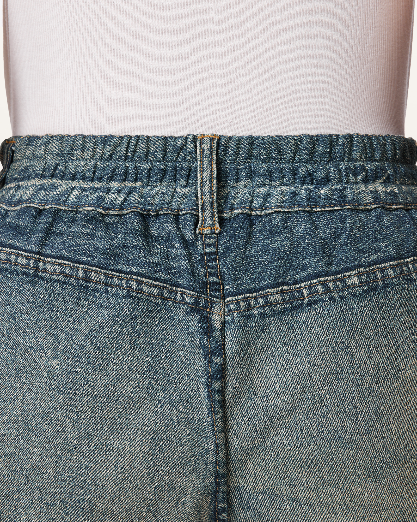 ELASTICATED WAISTBAND