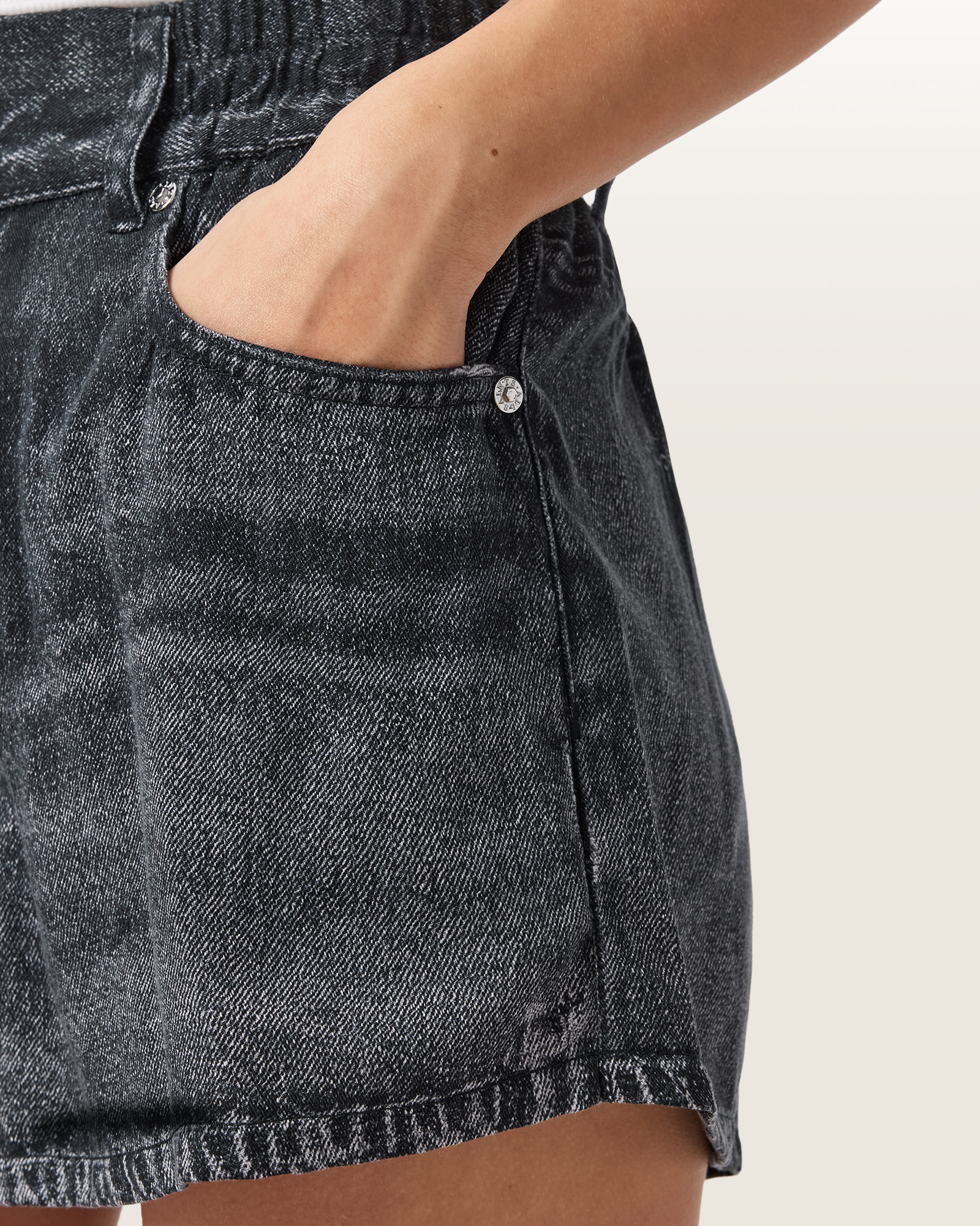 ILLUSION OF DENIM