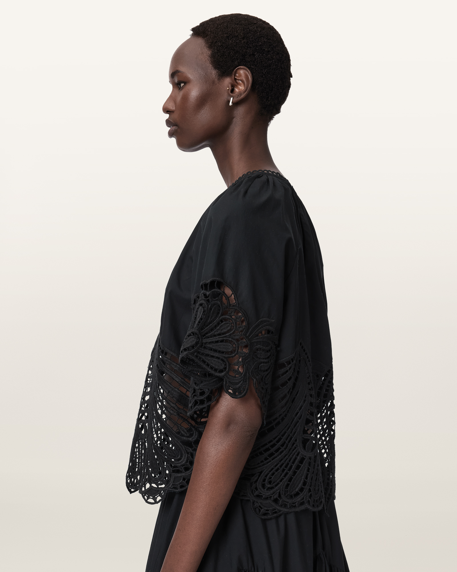 RELAXED SILHOUETTE