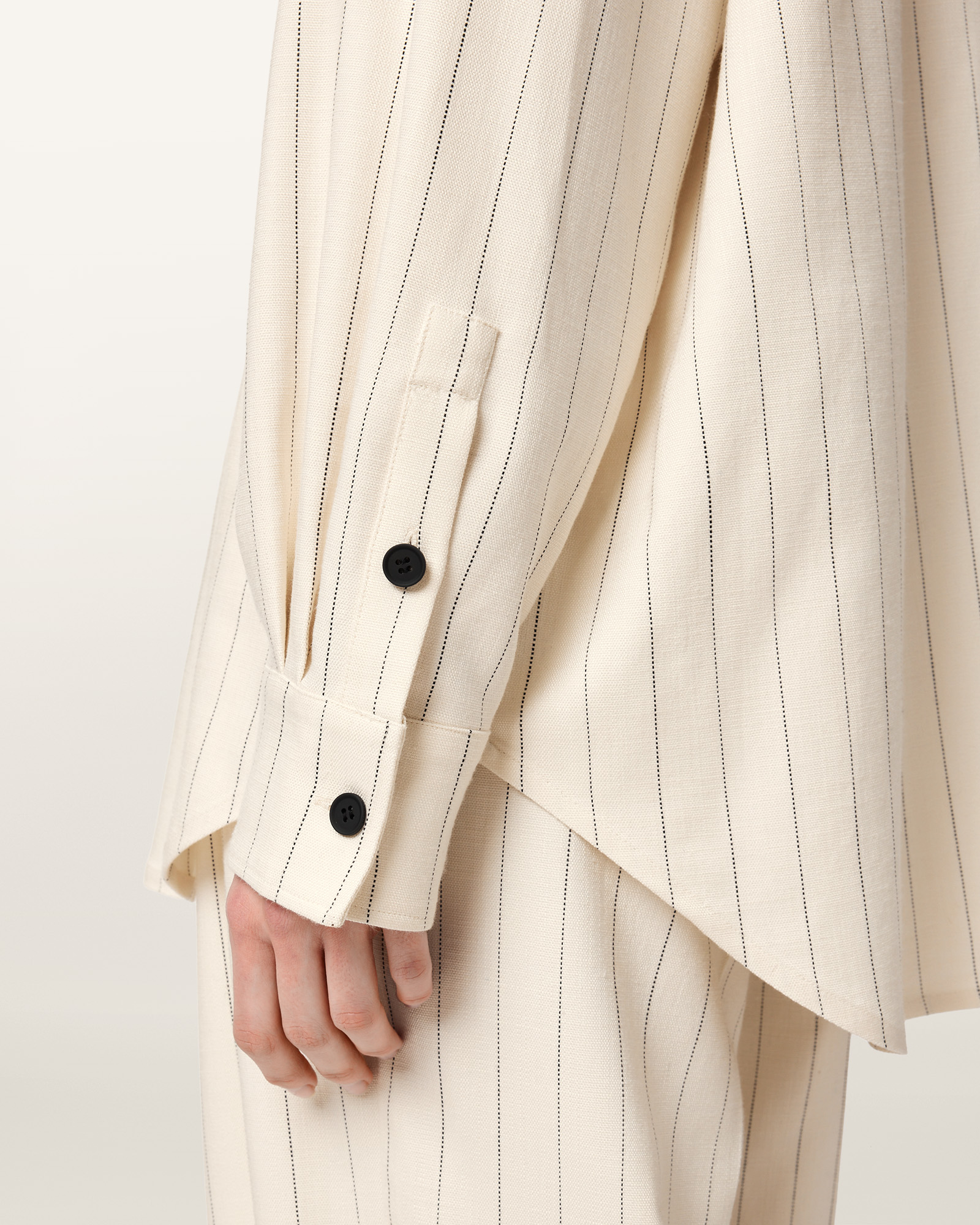 BUTTON CLOSURE