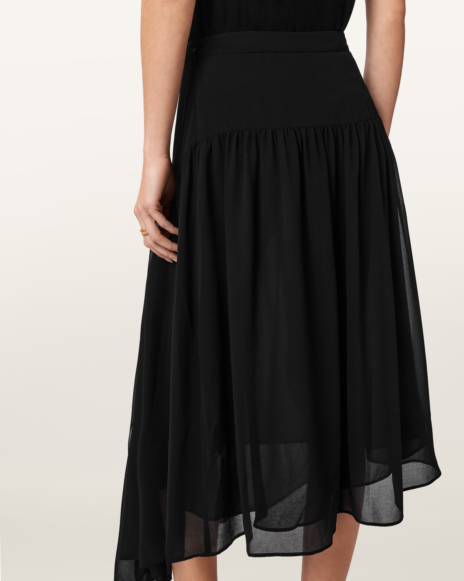 ASYMMETRIC HEM