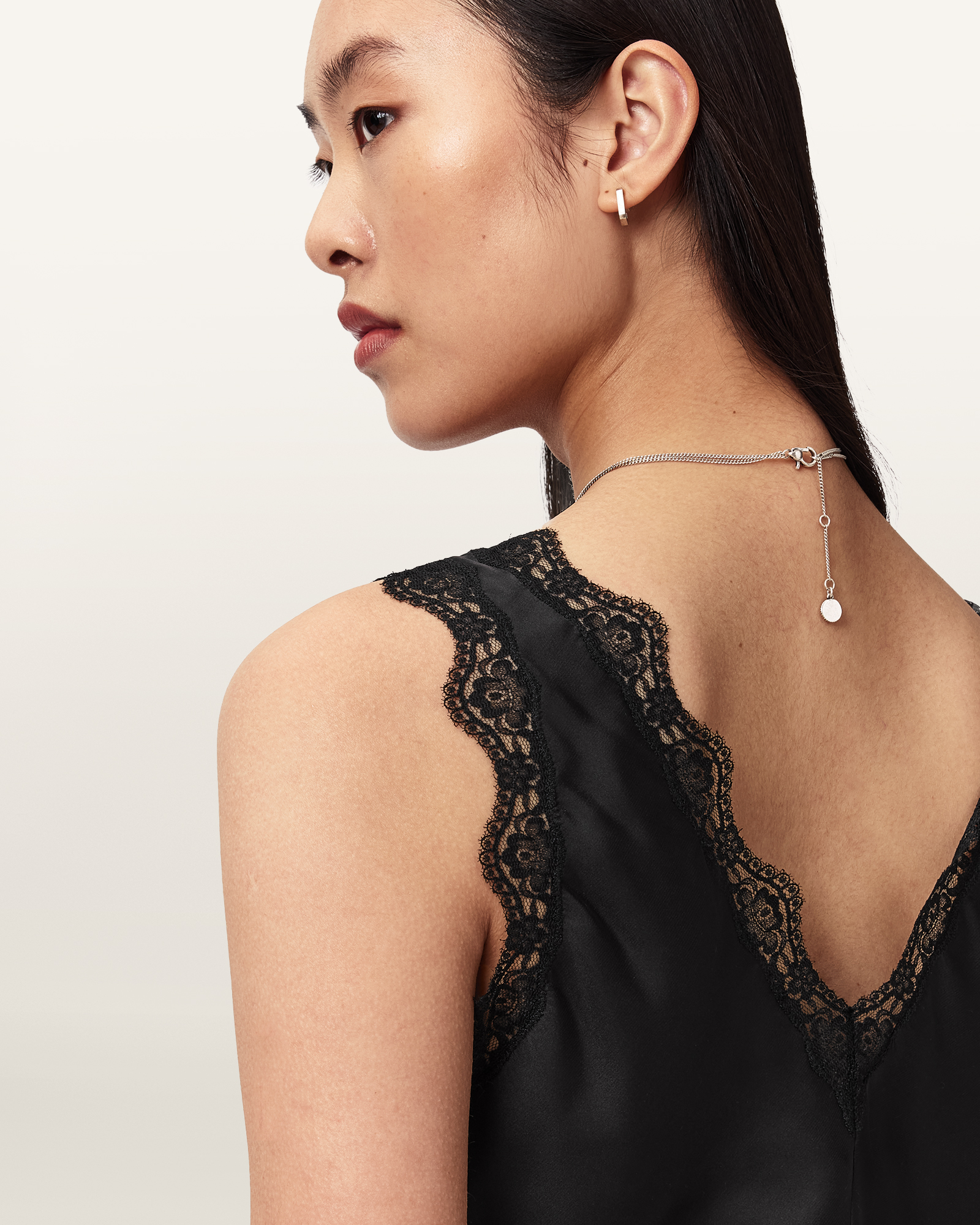 V-NECk