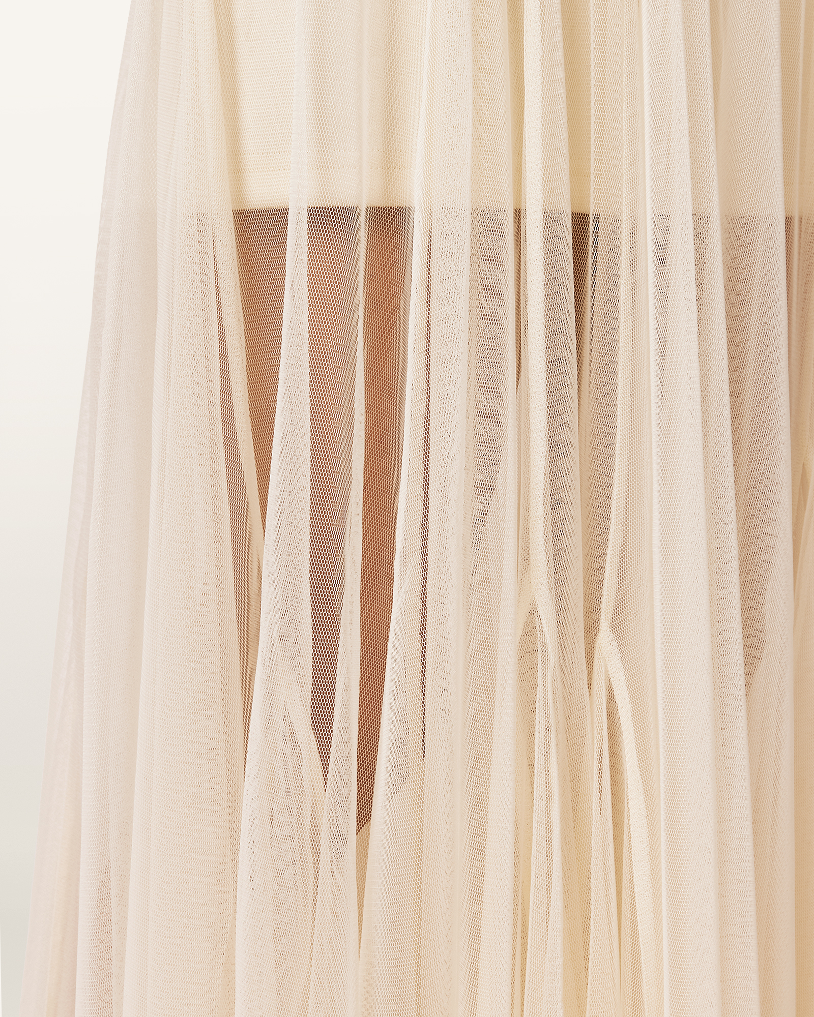 TULLE LAYERS