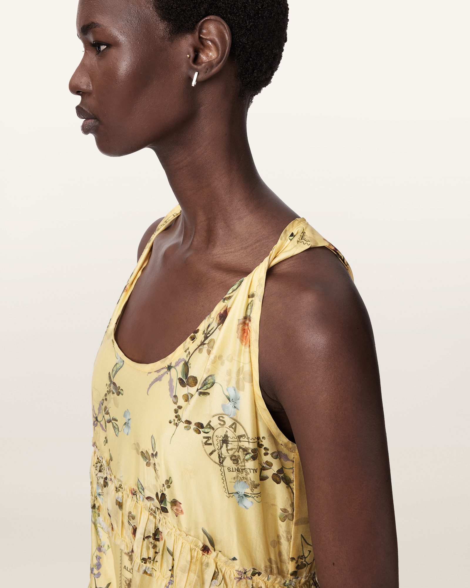 SLEEVELESS STATEMENT
