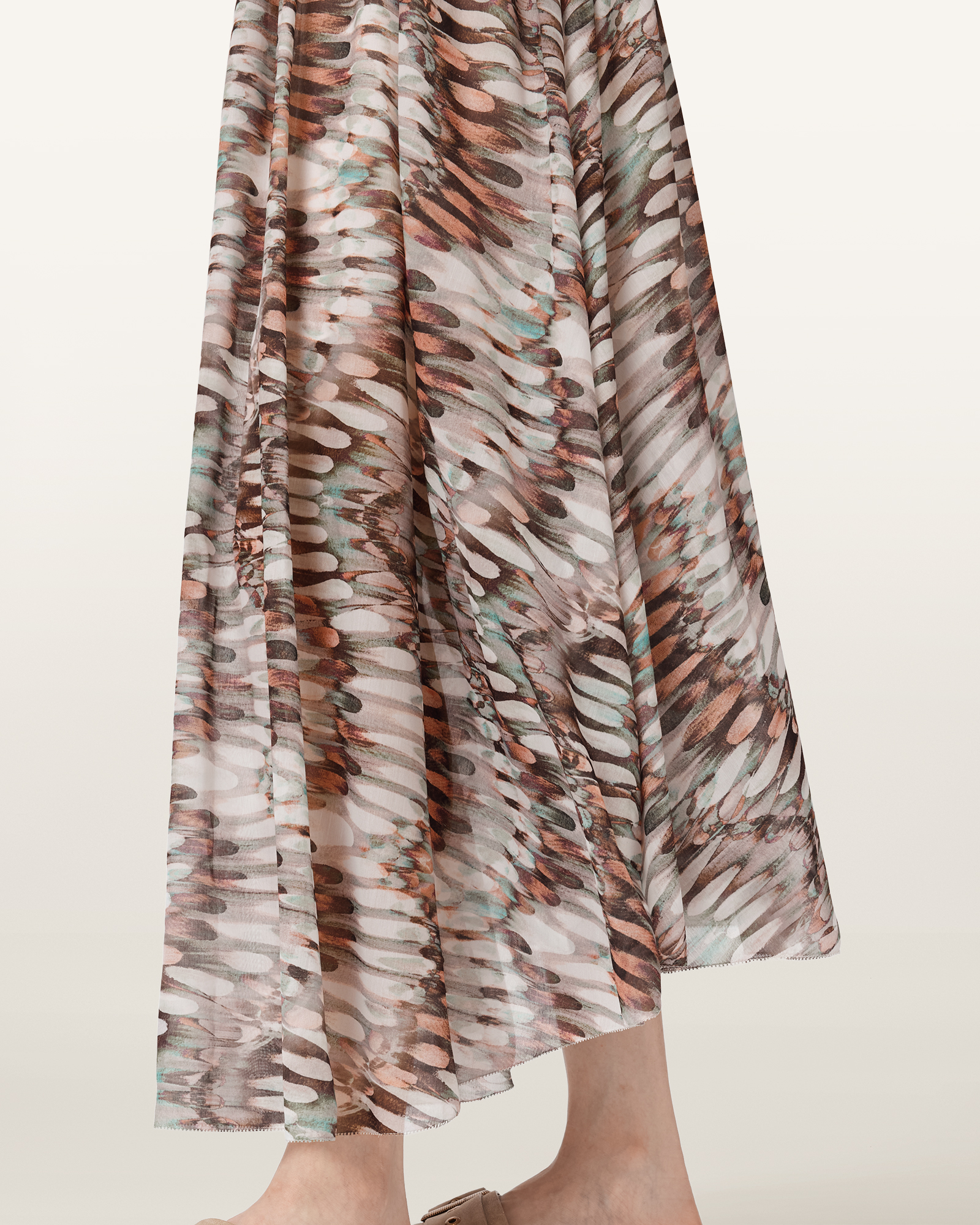 FLOWING SKIRT