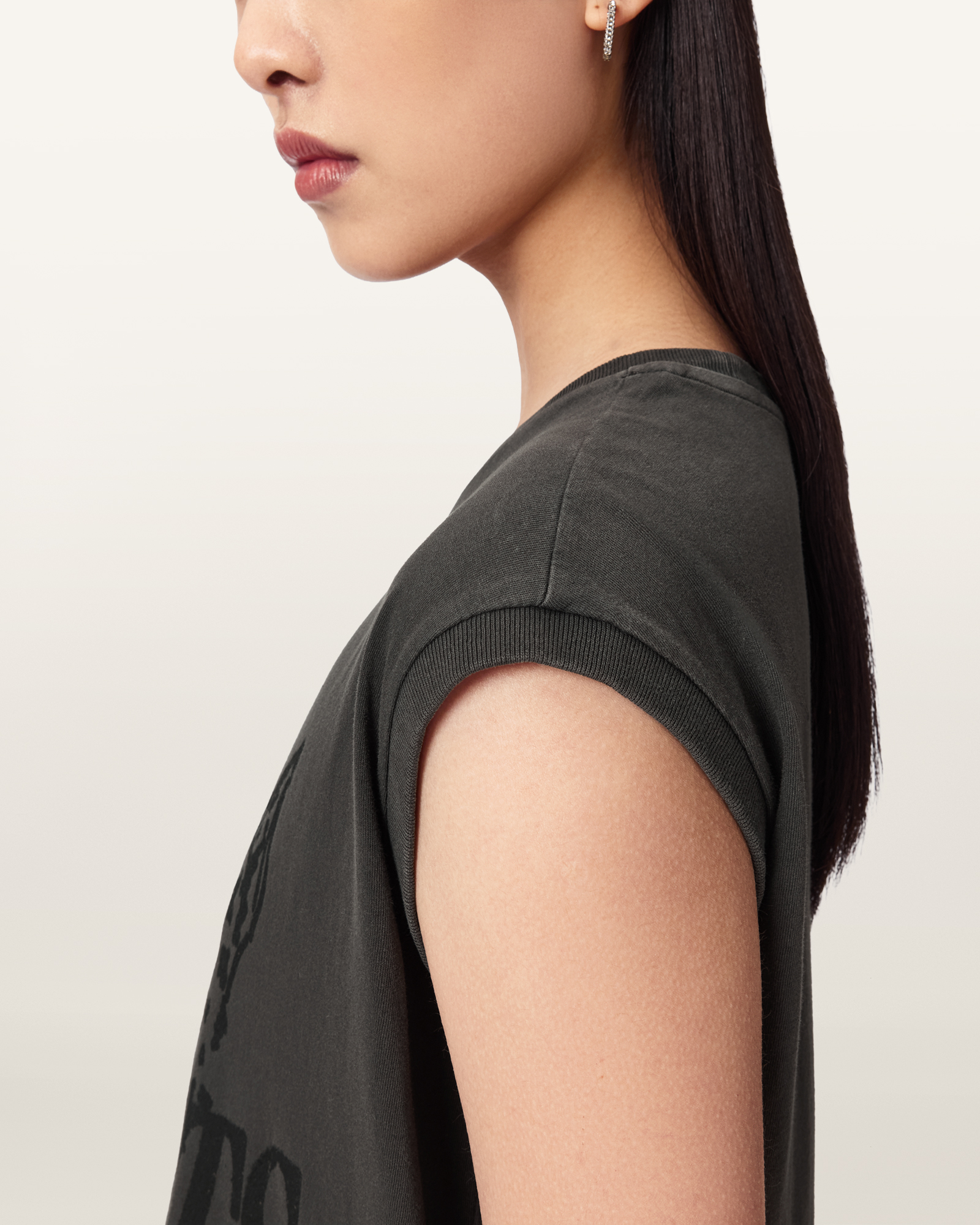 SHORT SLEEVES