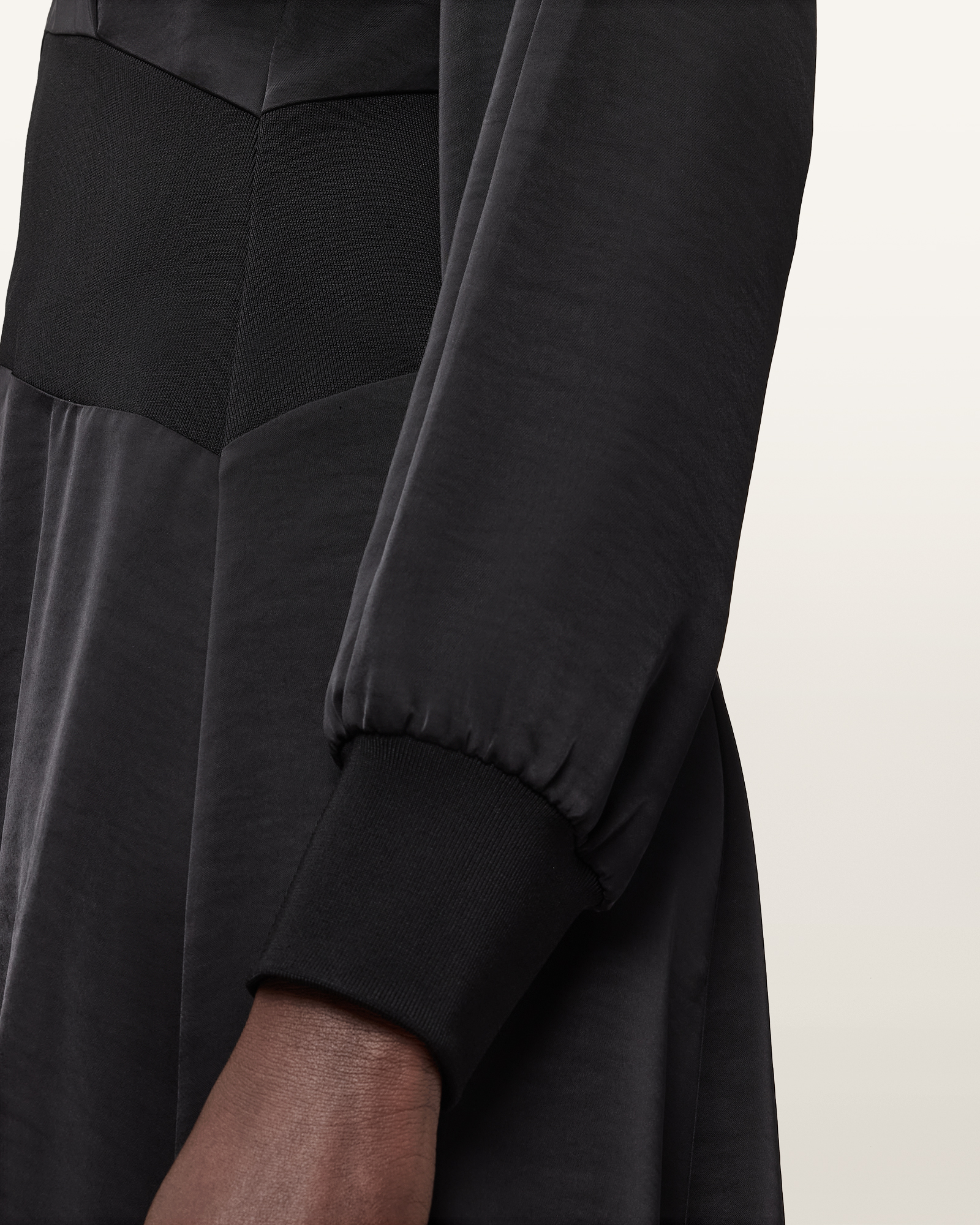 RIBBED CUFFS