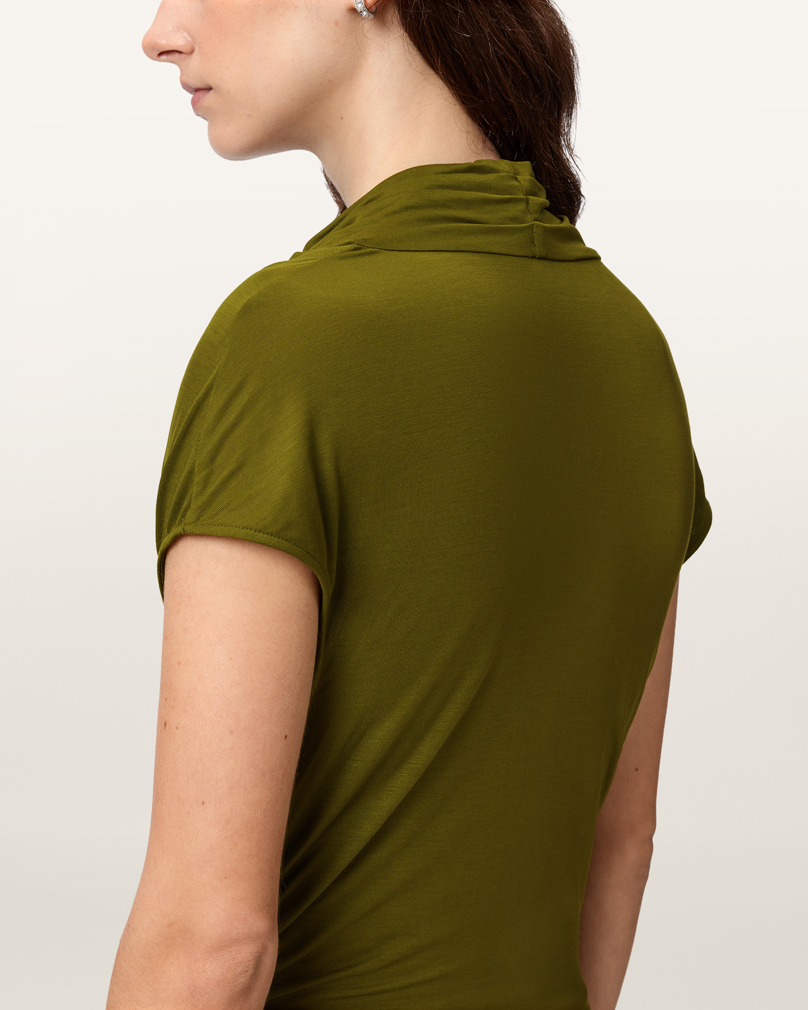 CAPPED SLEEVES