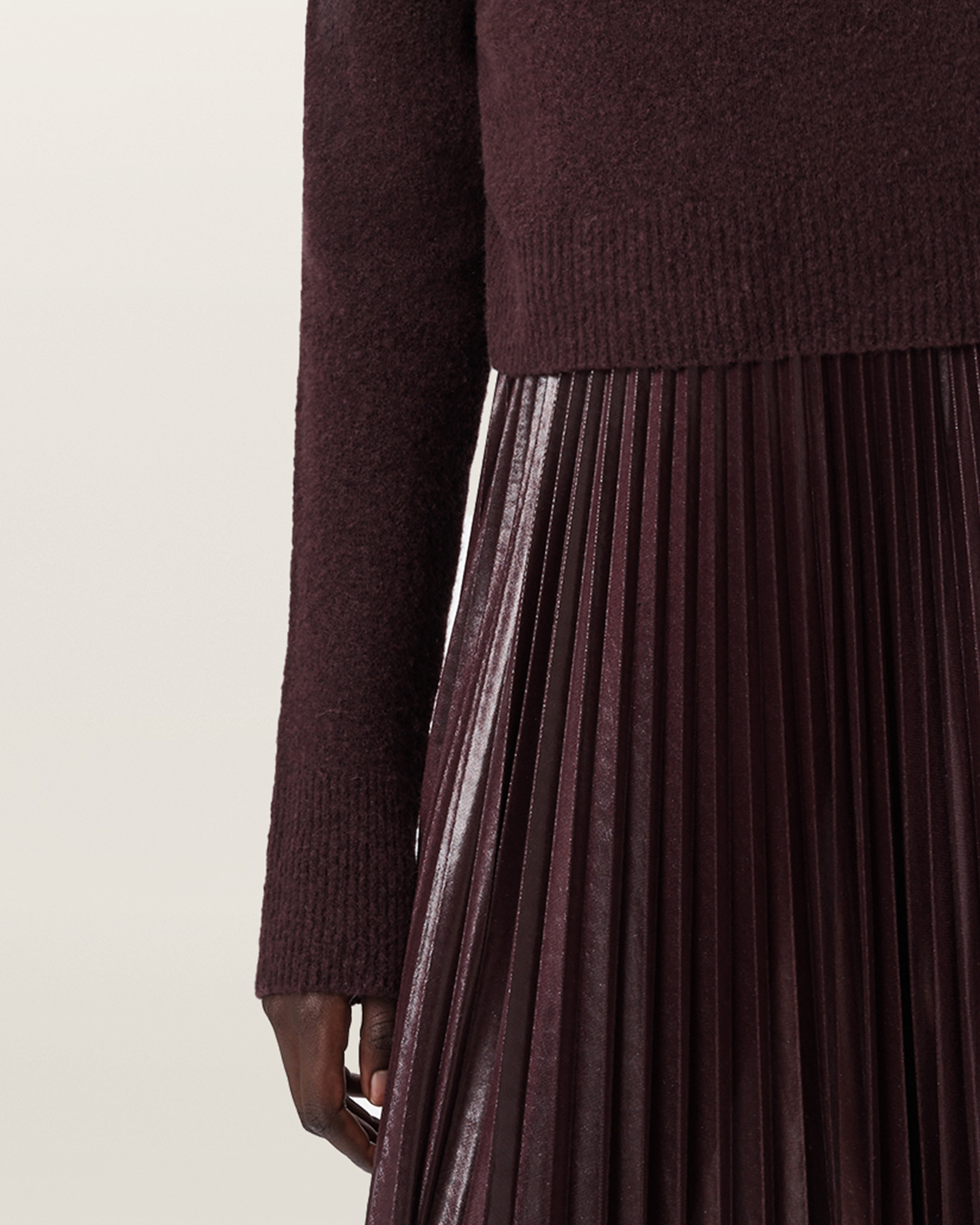 PLEATED SKIRT